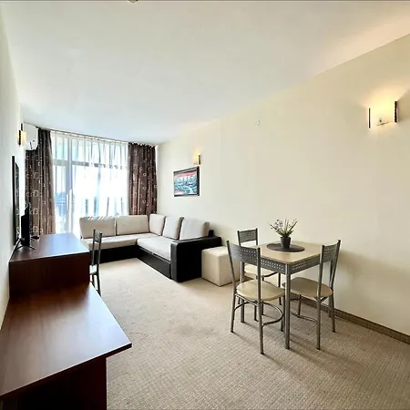 Apartmanhotel Grenada - Menada 2*